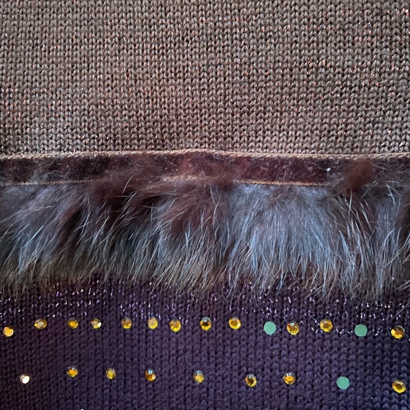 Ruby Cho Vintage Sweater with Beautiful Details - Picture 4 of 4